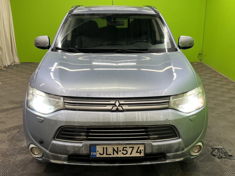 Mitsubishi Outlander PHEV 2014