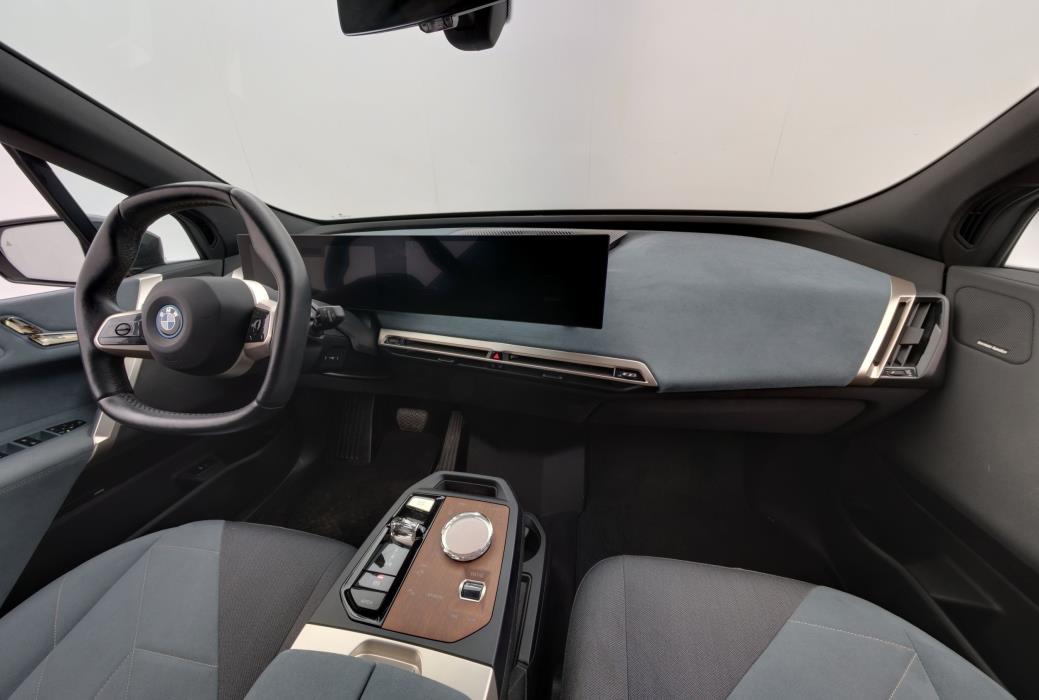 BMW iX 2022
