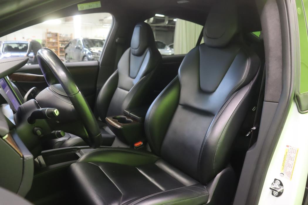 Tesla Model X 2020