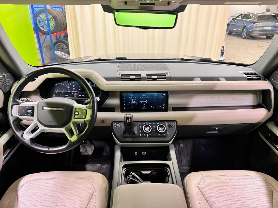 Land Rover Defender 2023