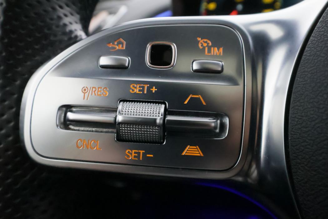 Mercedes-Benz EQC 2021