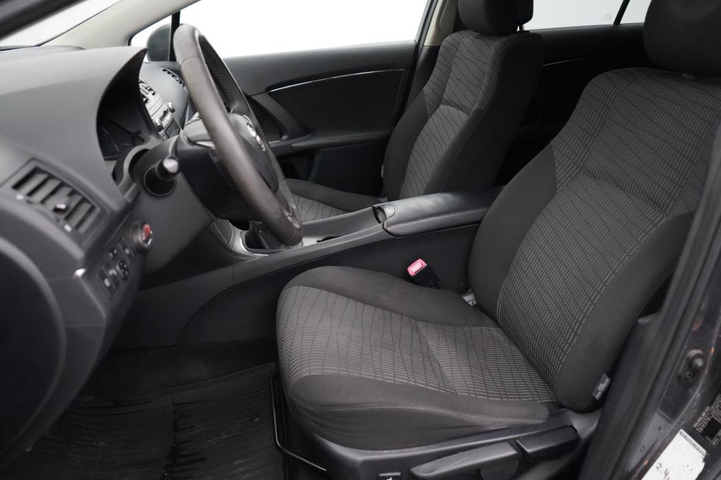 Toyota Avensis 2011