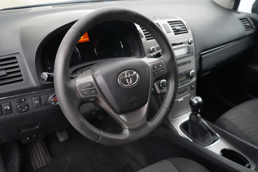 Toyota Avensis 2011