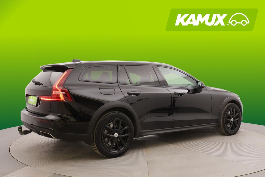 Volvo V60 Cross Country 2022
