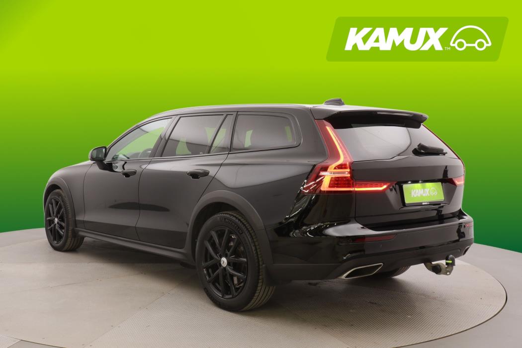 Volvo V60 Cross Country 2022