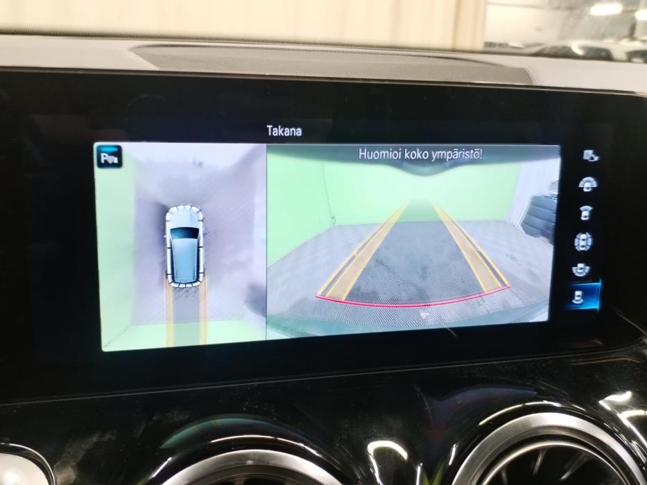 Mercedes-Benz EQB 2022