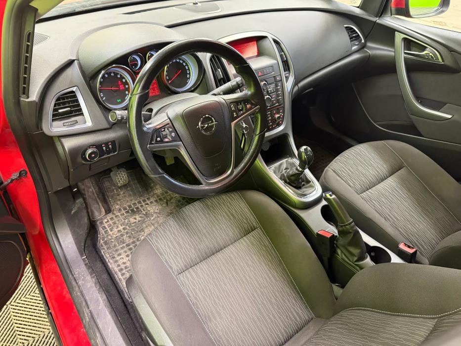 Opel Astra 2013