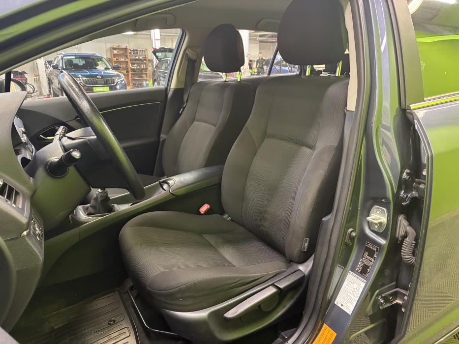 Toyota Avensis 2010