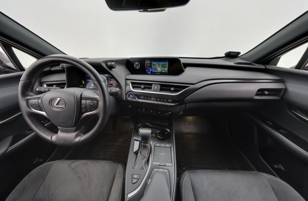 Lexus UX 2022