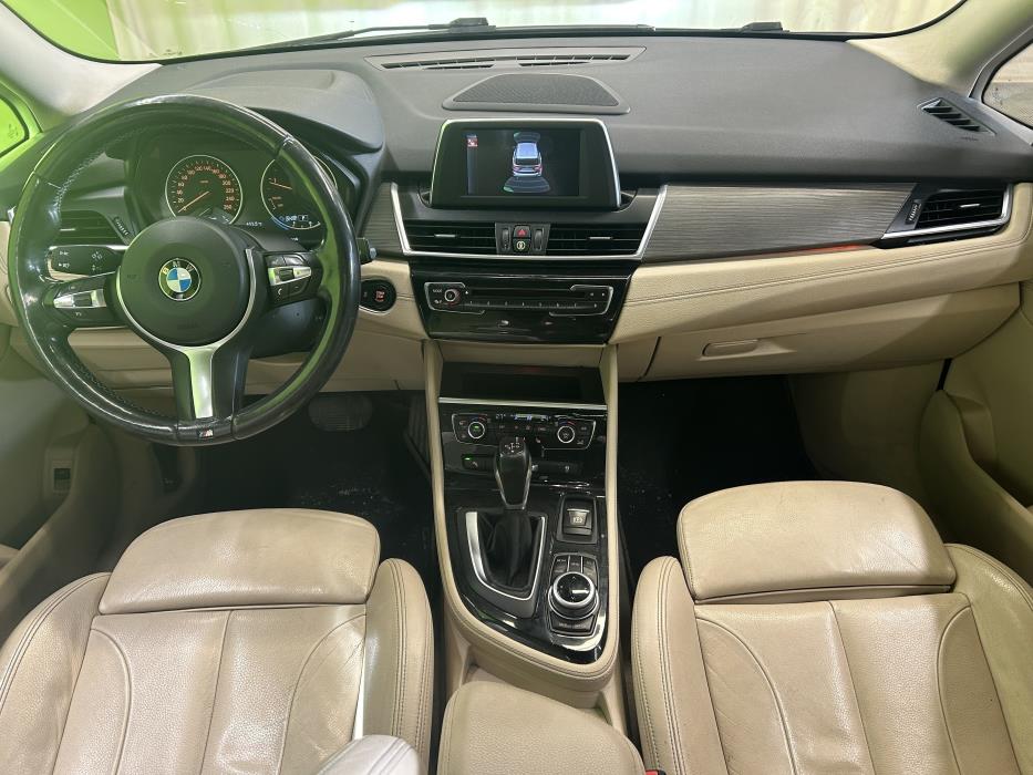 BMW 218 2016
