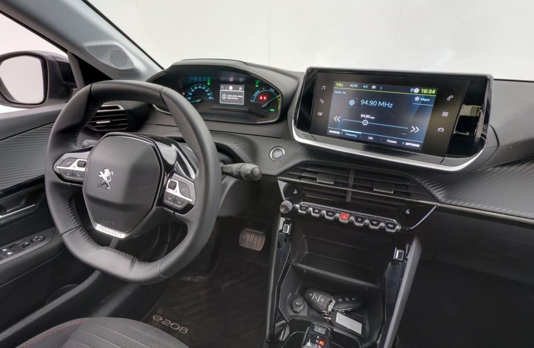 Peugeot e-208 2022