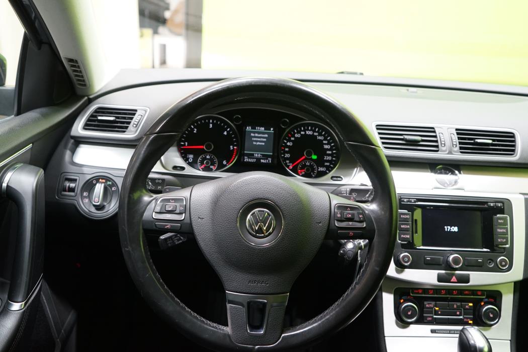 Volkswagen Passat 2011