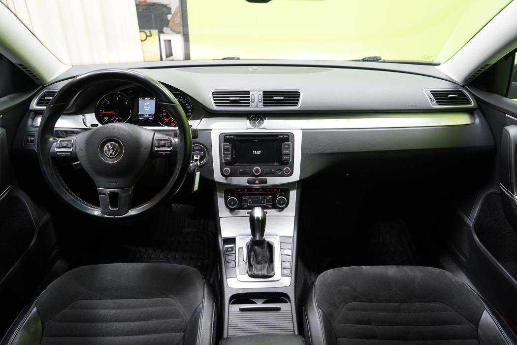 Volkswagen Passat 2011