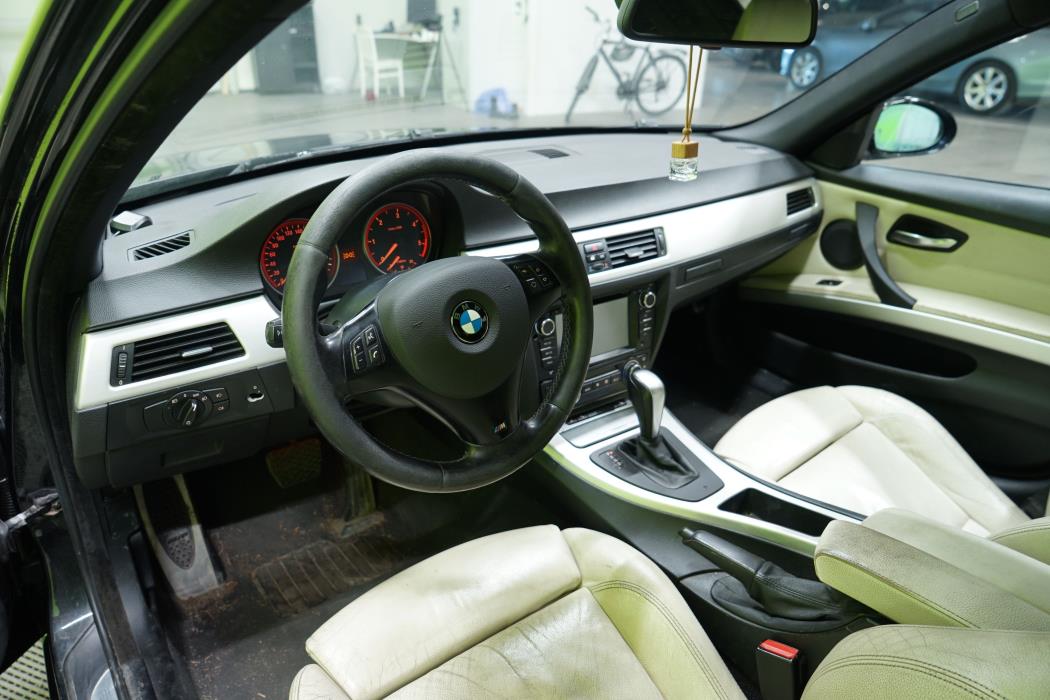 BMW 330 2007