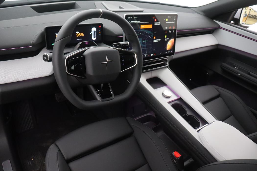 Polestar 4 2025
