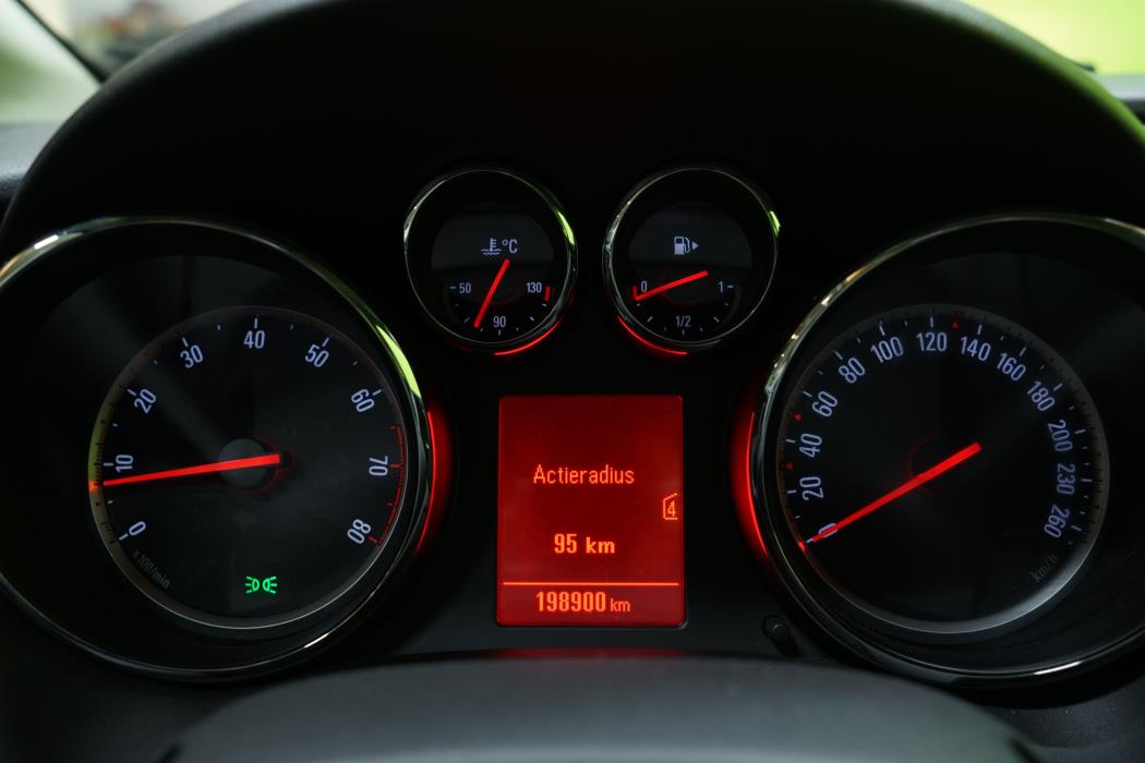 Opel Astra 2012