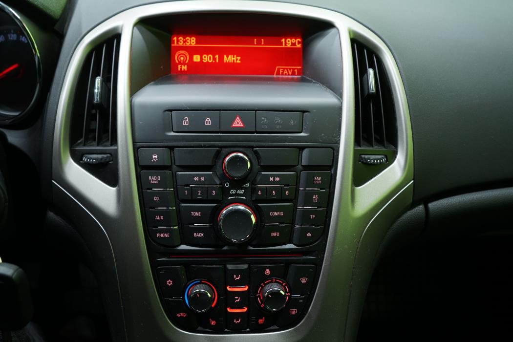 Opel Astra 2012