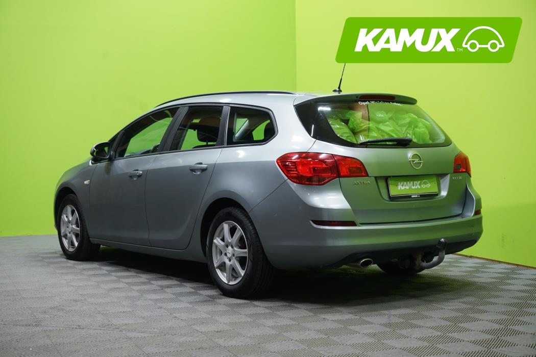 Opel Astra 2012