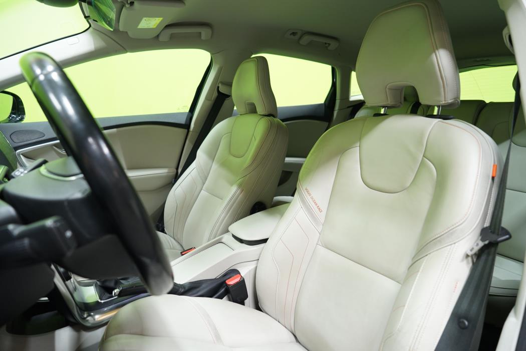 Volvo V40 Cross Country 2015