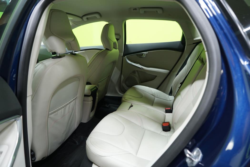 Volvo V40 Cross Country 2015