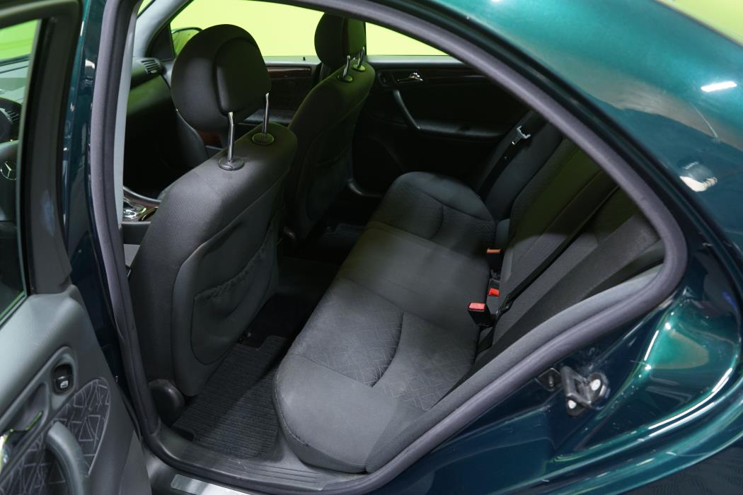 Mercedes-Benz C 2003