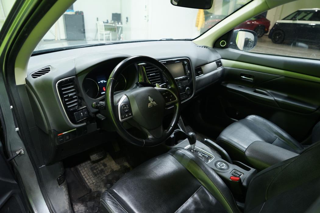 Mitsubishi Outlander 2013