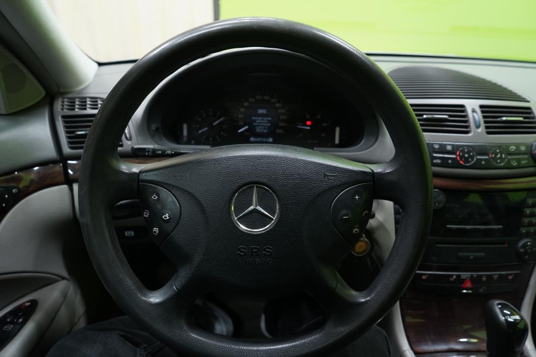 Mercedes-Benz E 2003