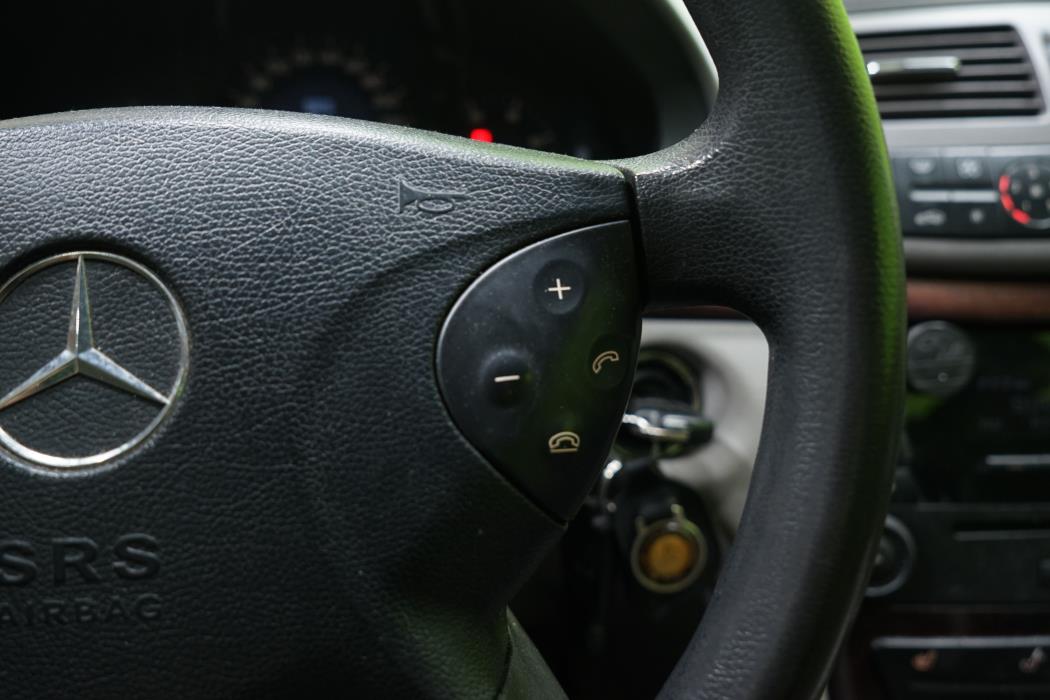 Mercedes-Benz E 2003