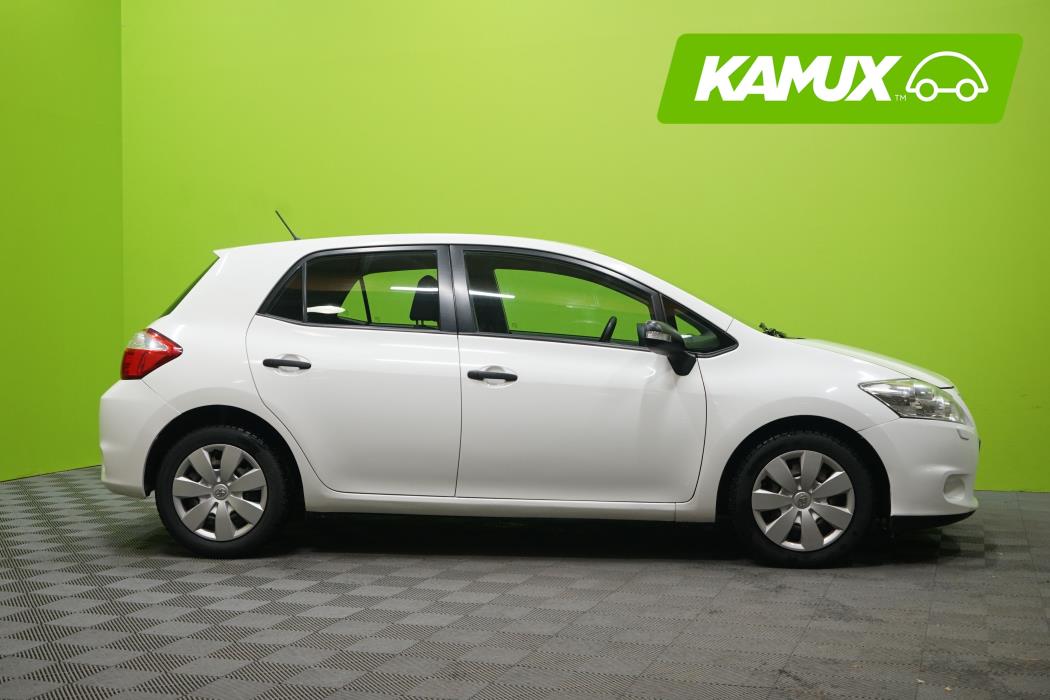 Toyota Auris 2011