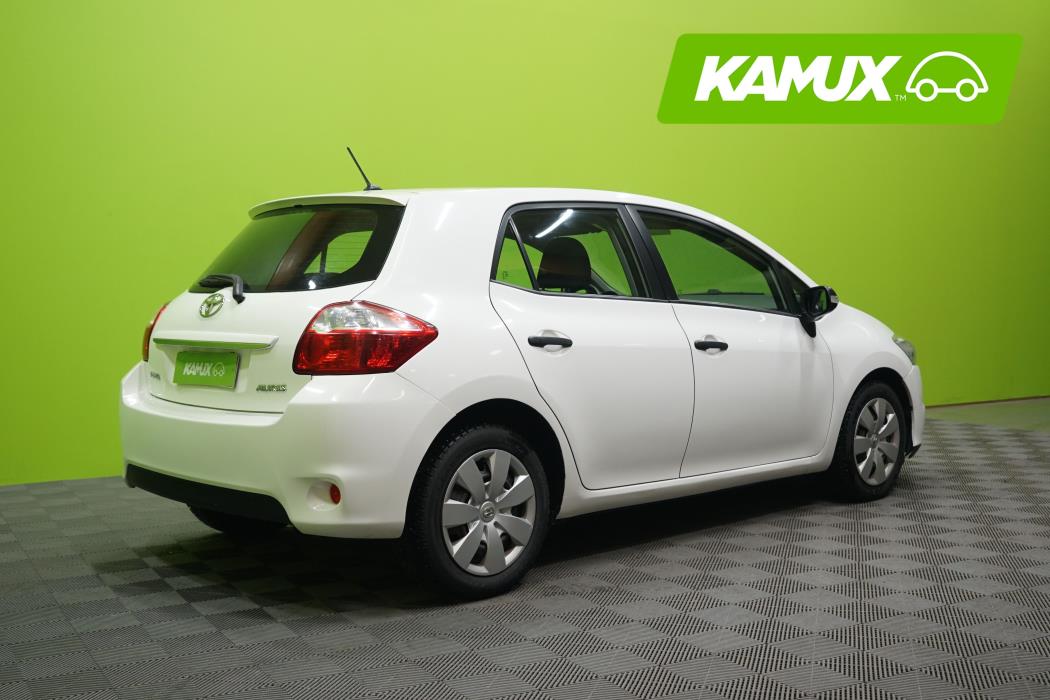 Toyota Auris 2011