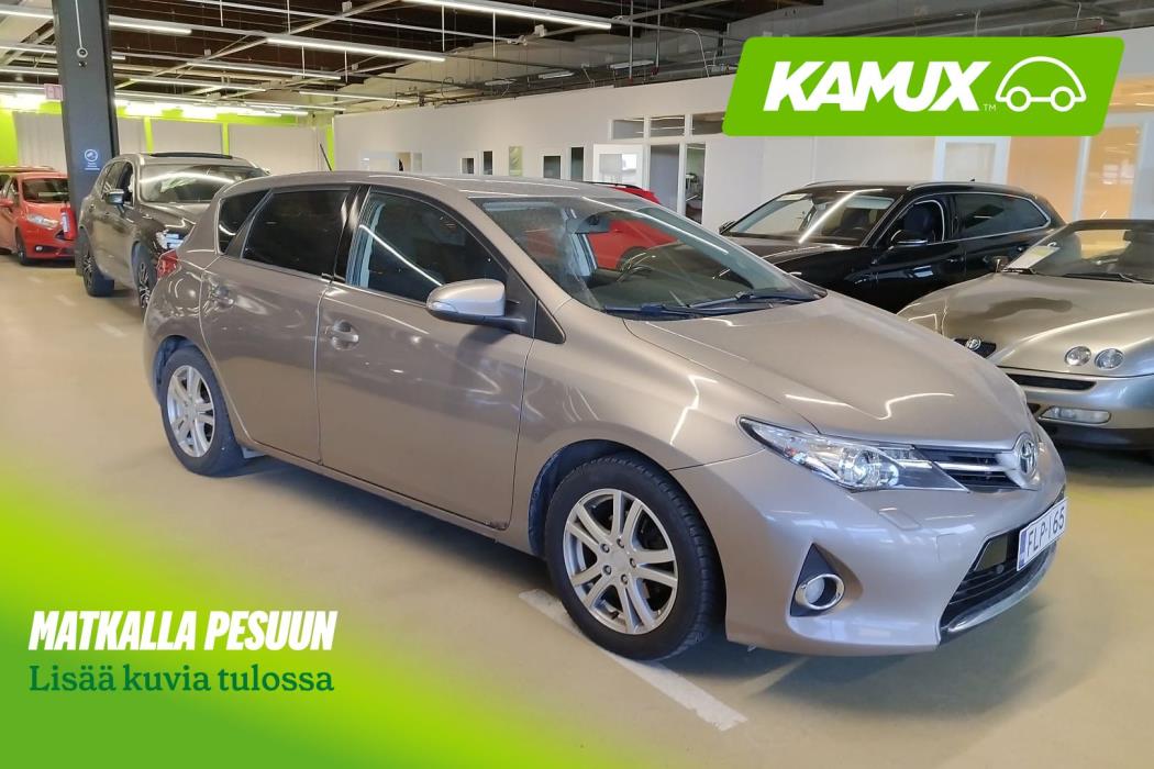 Toyota Auris 2015