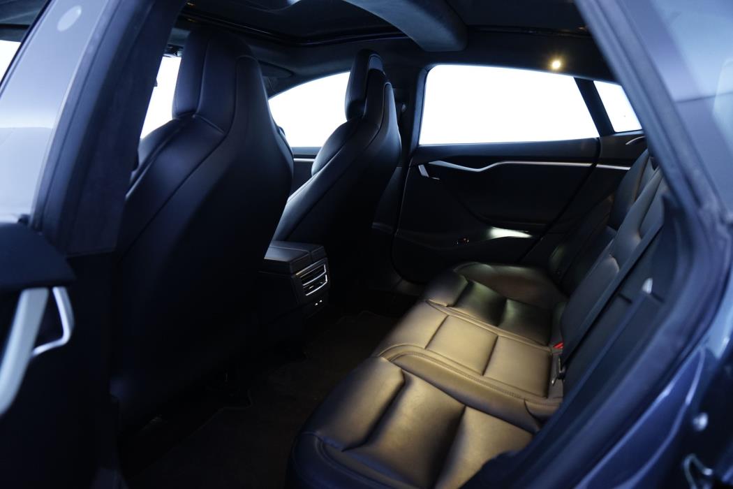 Tesla Model S 2018