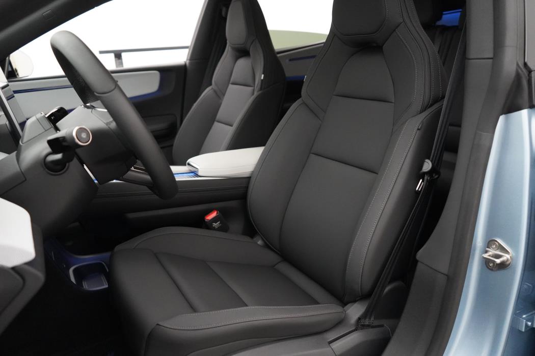 Polestar 4 2025