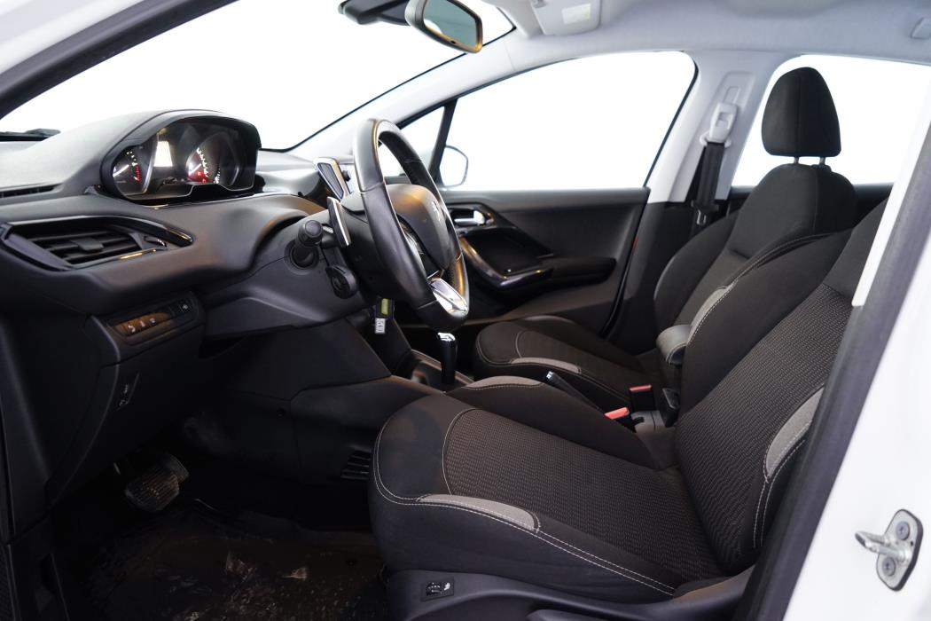 Peugeot 208 2016