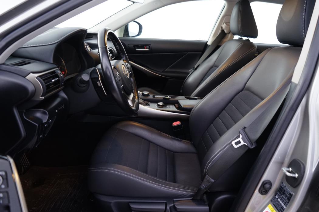 Lexus IS 2018