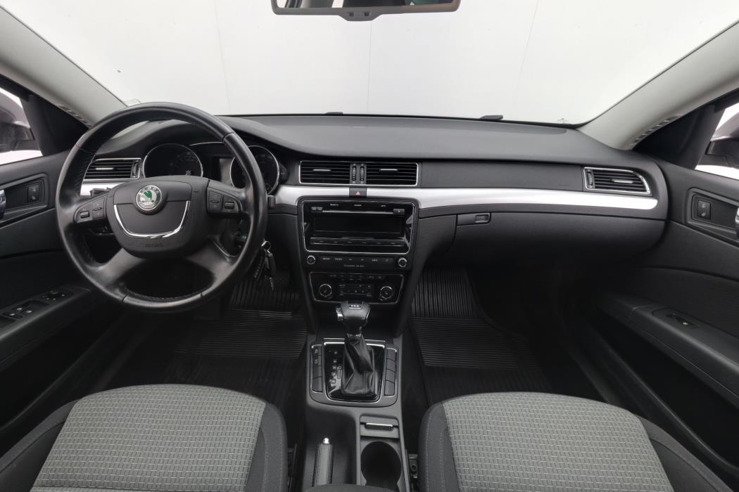 Skoda Superb 2011