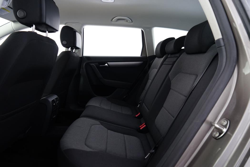 Volkswagen Passat 2011