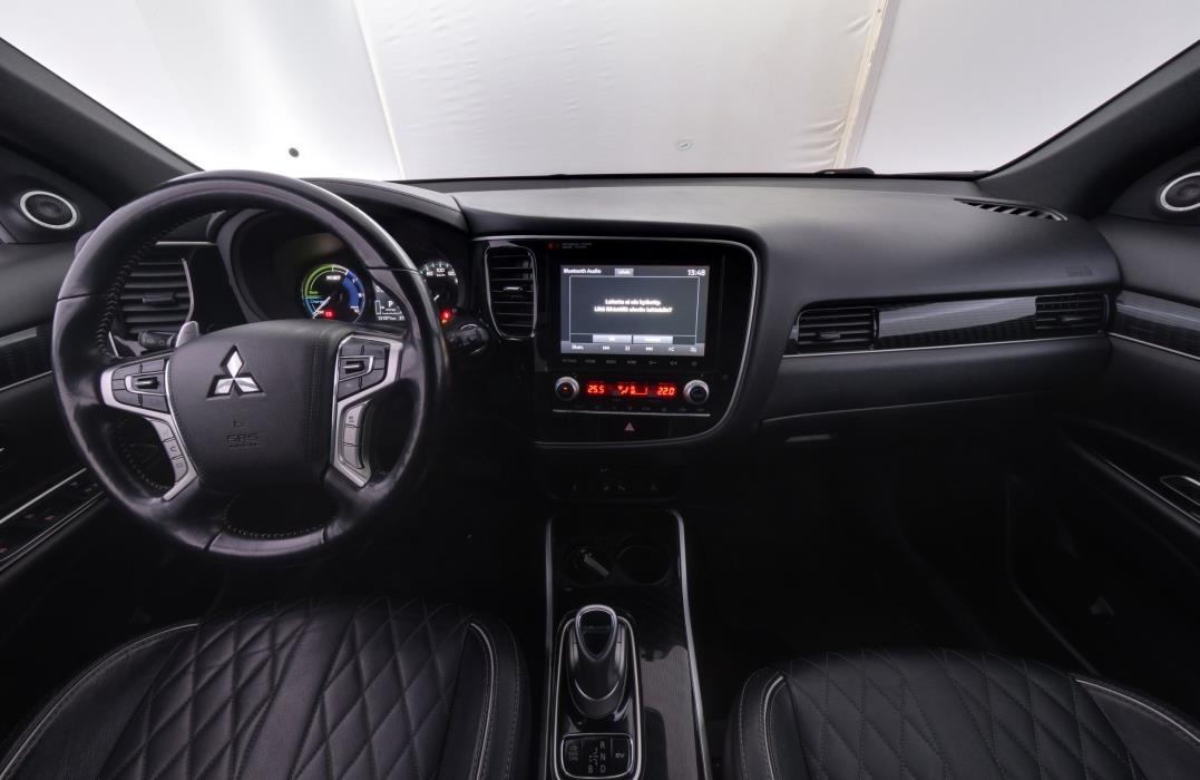 Mitsubishi Outlander PHEV 2019