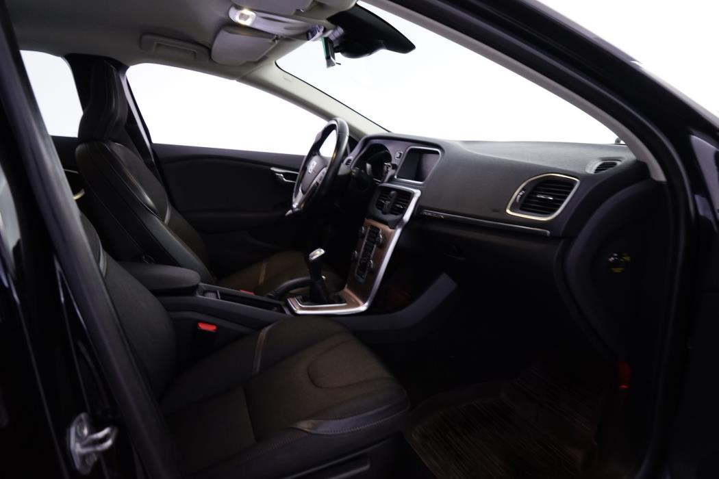 Volvo V40 Cross Country 2015