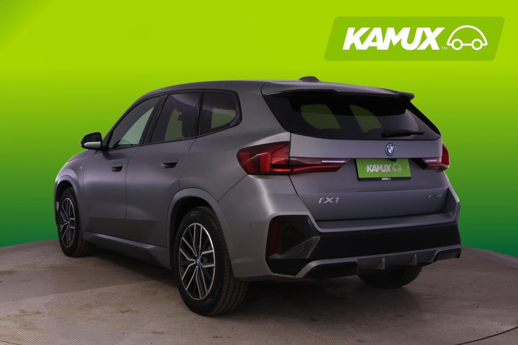 BMW iX1 2023
