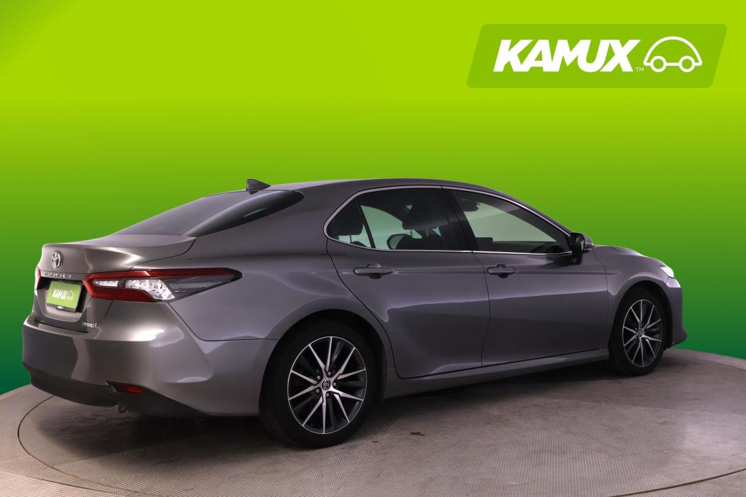 Toyota Camry 2021