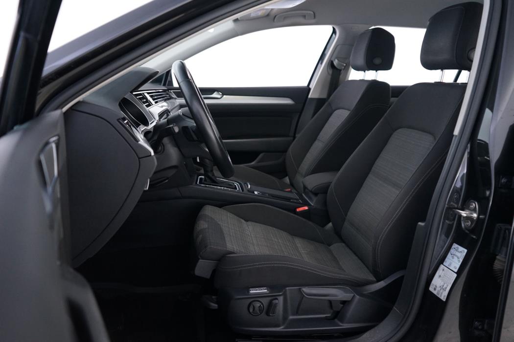 Volkswagen Passat 2021