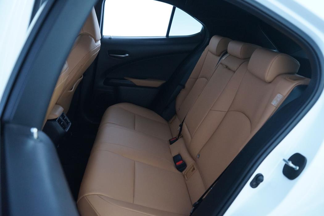 Lexus UX 2023