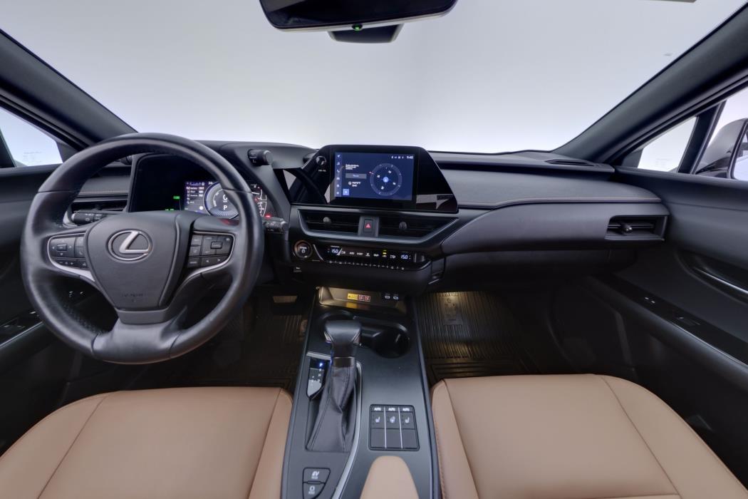 Lexus UX 2023