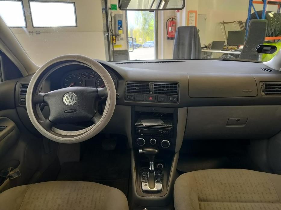 Volkswagen Golf 2004