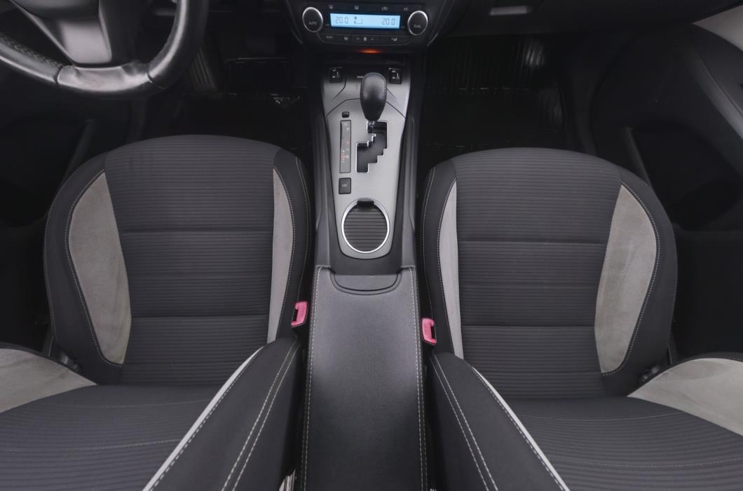 Toyota Avensis 2016