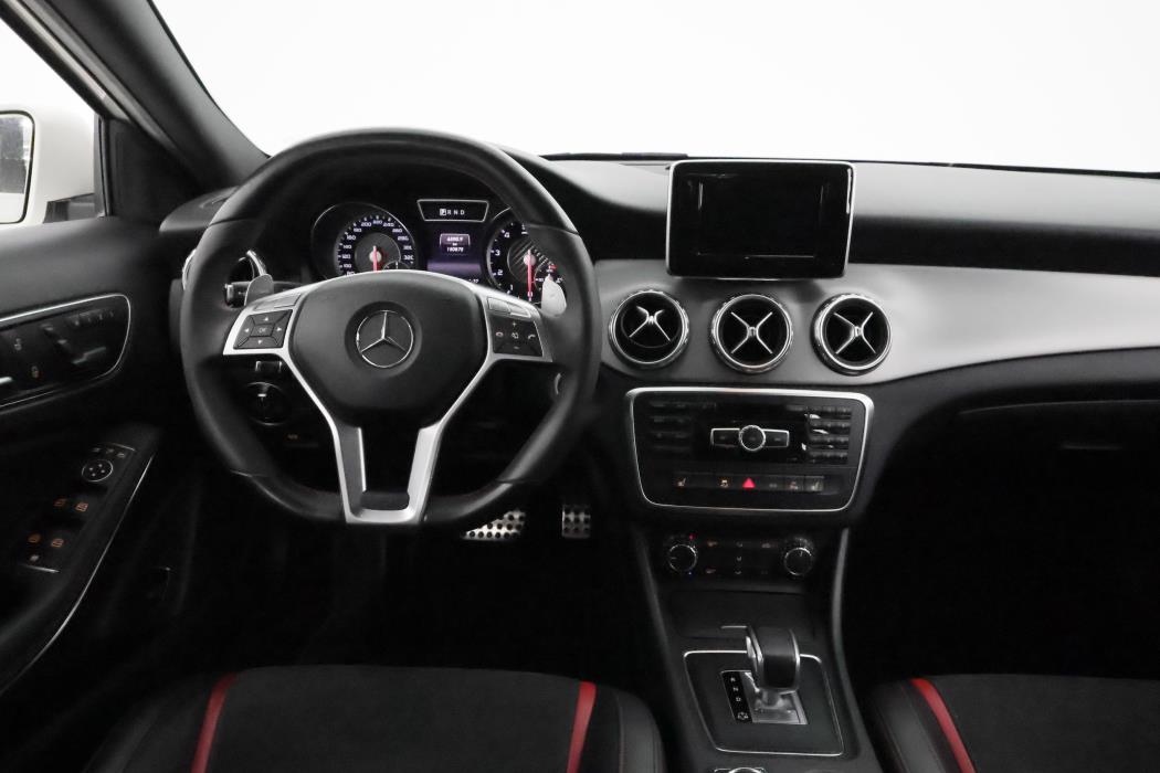 Mercedes-Benz GLA 45 AMG 2015