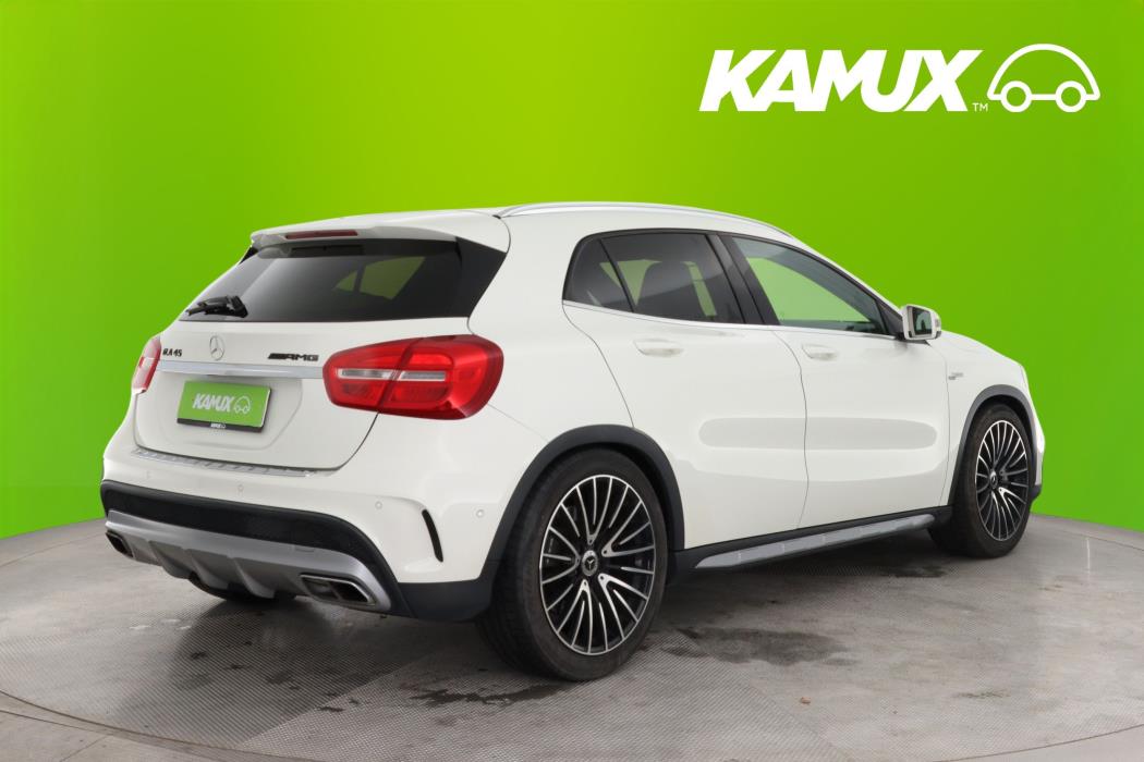 Mercedes-Benz GLA 45 AMG 2015