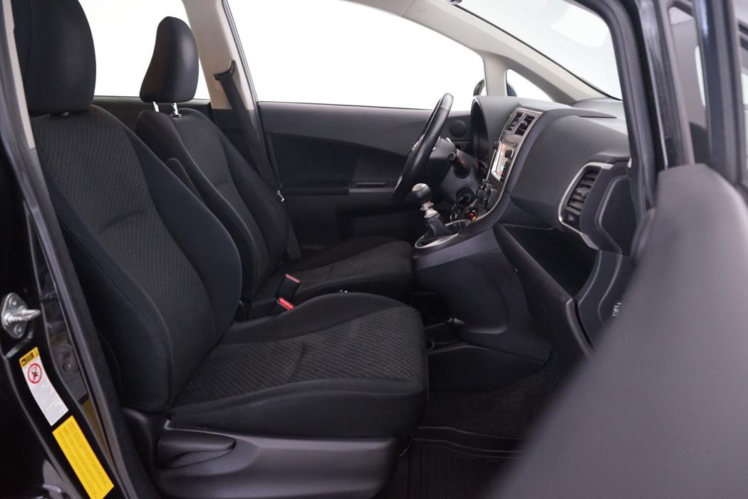 Toyota Verso-S 2012