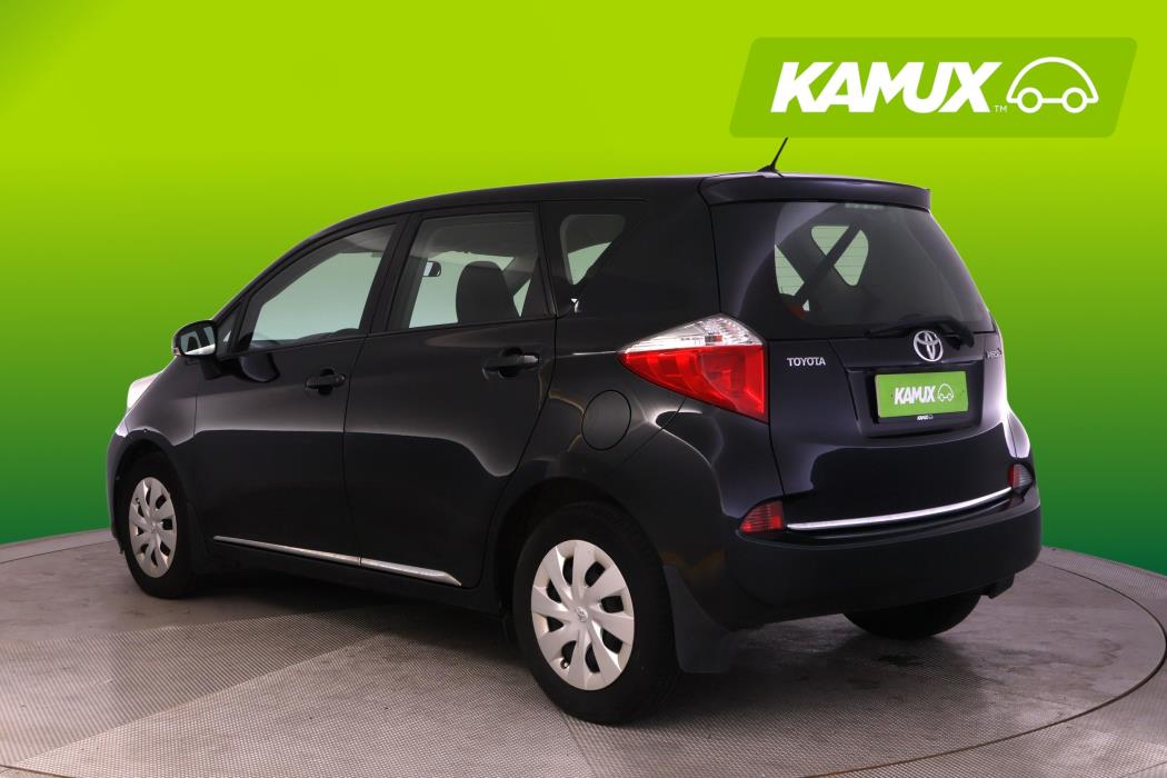 Toyota Verso-S 2012